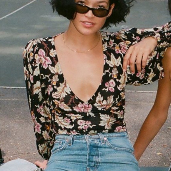 Victoria Crepe Wrap Floral Tie Boho Hipster Hippie Art Deco Farm Hip Peasant Top - Picture 3 of 4